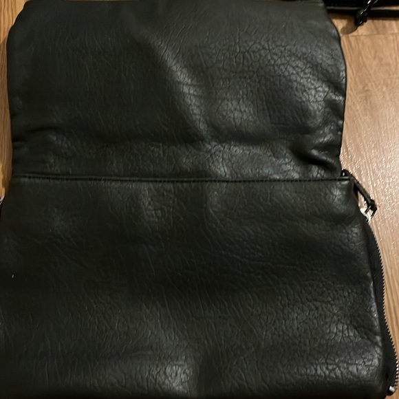 💎🖤💎🖤• BCBG x Studded Clutch Vibes•🖤💎🖤💎 - Picture 6 of 8